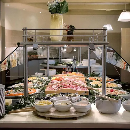Radisson Blu Paris, Marne-la-vallee 4*